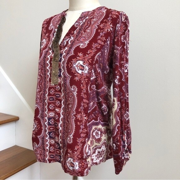 Anthropologie Tiny Blouse Womens Small Red Devas Popover Paisley Sequin Roll Tab - Picture 3 of 11